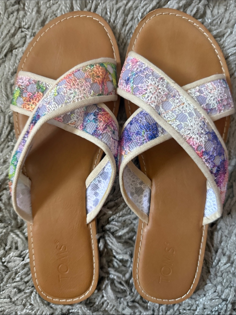 EUC TOMS Floral Lace Cross-Strap Sandals Slides SZ 9.5